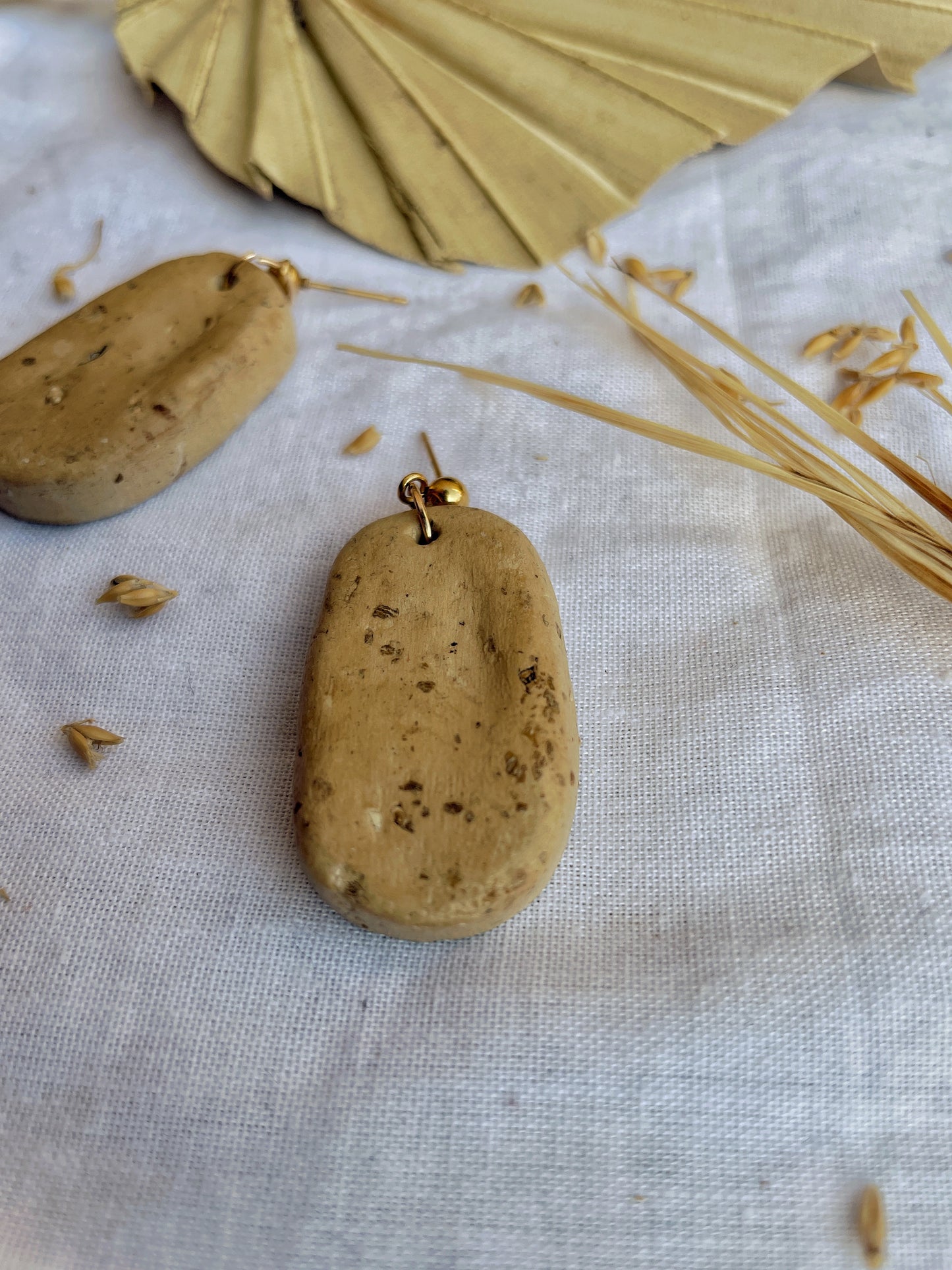 Arin - Light Taupe Clay Flecked Earrings