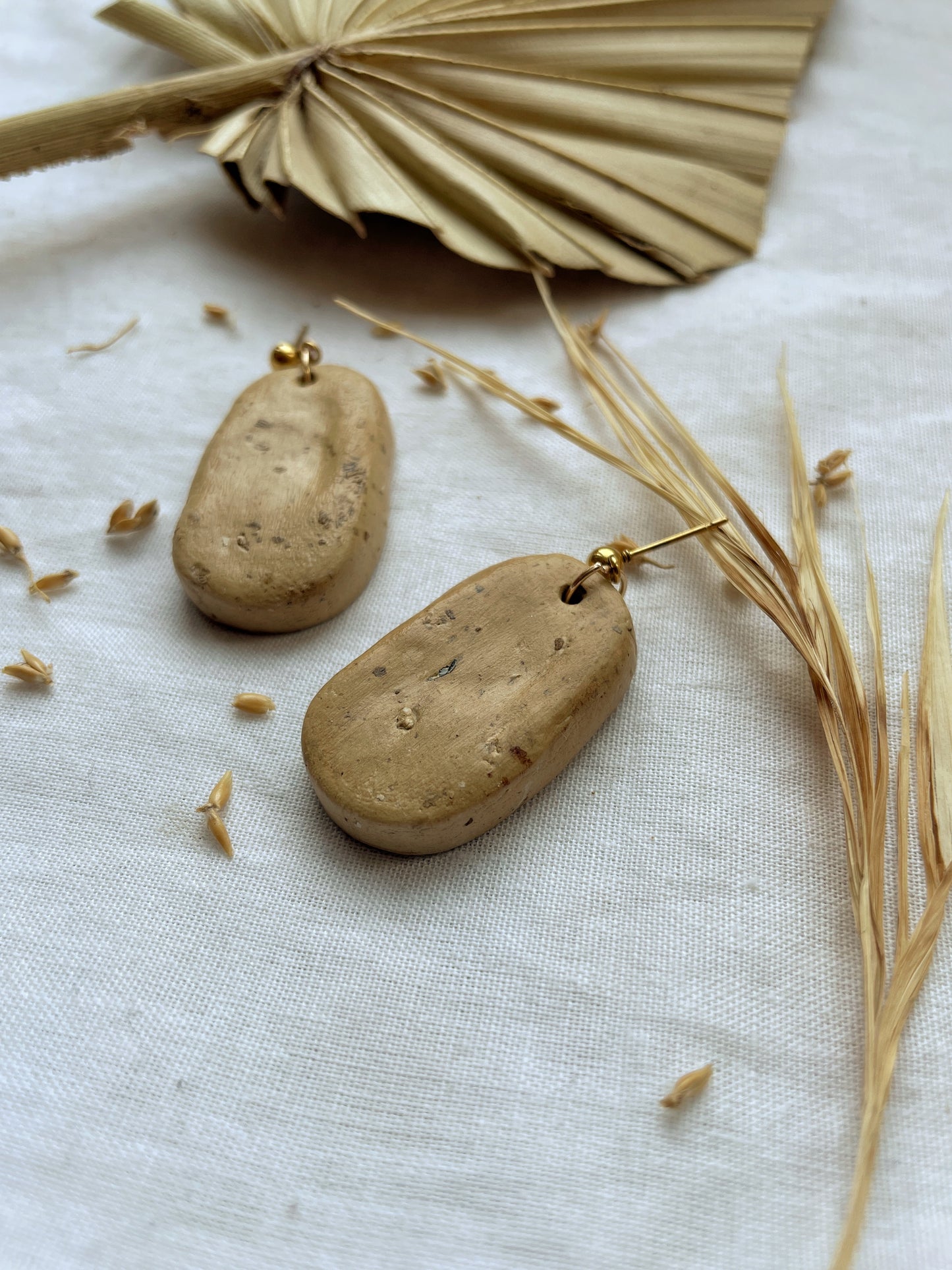 Arin - Light Taupe Clay Flecked Earrings